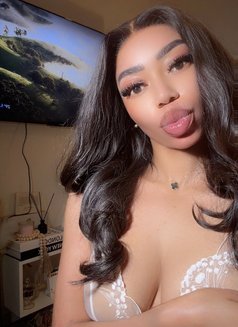 Susan Sexiest Squirter, Deepthroater&GFE - puta in Abu Dhabi Photo 8 of 10