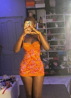 Susan - escort in Al Ain Photo 3 of 5