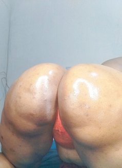 Susanna - escort in Kyoto Photo 3 of 5