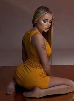 Susanna - escort in Dubai Photo 5 of 6