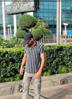 Sushant Singh - Acompañantes masculino in Gurgaon Photo 1 of 4