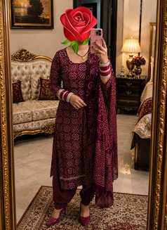 IS THERE ANYONE WHO CAN OPEN THIS DOOR? - escort in New Delhi Photo 6 of 11