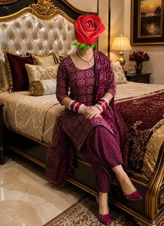 IS THERE ANYONE WHO CAN OPEN THIS DOOR? - escort in New Delhi Photo 7 of 11