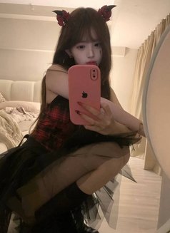 Susu - escort in Singapore Photo 5 of 5