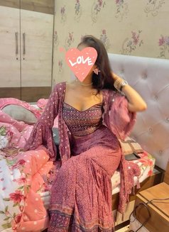 Susu Independent Girl - escort in Surat Photo 2 of 3
