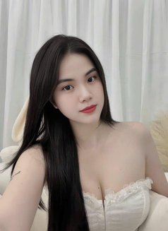 SUSU - escort in Singapore Photo 2 of 10