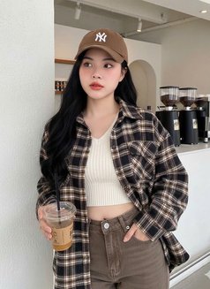 SUSU - escort in Singapore Photo 5 of 10