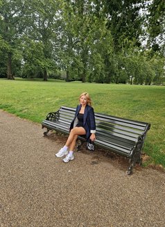 Susy moonlight - escort in Phuket Photo 15 of 22