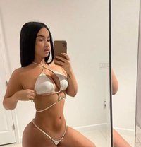 Suzan - escort in Jeddah Photo 4 of 5