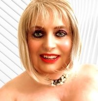 Suzee Dupree - Transsexual escort in Berlin