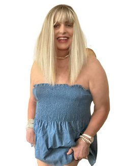 Suzee Dupree - Transsexual escort in Berlin Photo 7 of 8