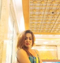 Suzi Darling here for Fun - Acompañantes transexual in Kolkata Photo 8 of 17