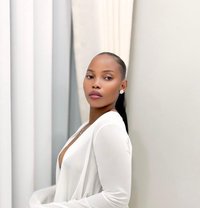 Suzie - escort in Shanghai