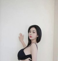Suzin Full Service - escort in Singapore Photo 2 of 12