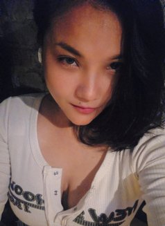 Suzy - escort in Hong Kong Photo 12 of 14