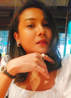 Suzy - escort in Hong Kong Photo 13 of 14