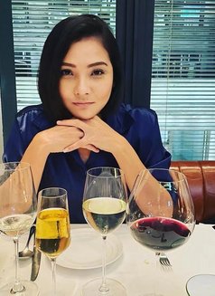 Suzy - puta in Hong Kong Photo 14 of 21