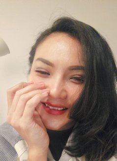 Suzy - escort in Hong Kong Photo 11 of 12