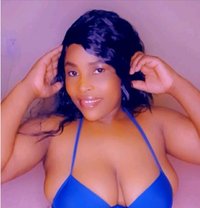Suzzy - escort in Al Juffair
