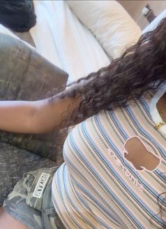 Suzzy - escort in Abuja Photo 1 of 2