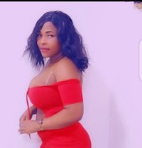Suzzy - escort in Al Juffair