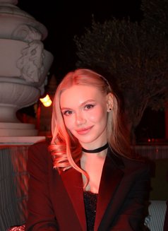 Katrin - puta in Jeddah Photo 4 of 10