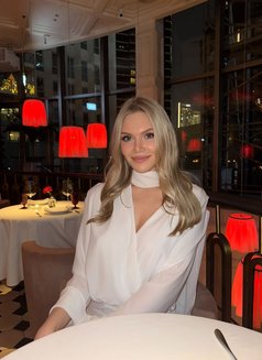 Katrin - puta in Jeddah Photo 10 of 10