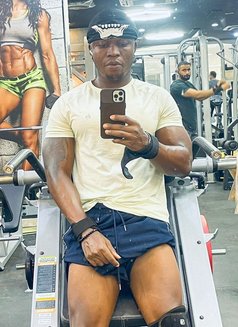 Swagz - Acompañantes masculino in Dubai Photo 4 of 7