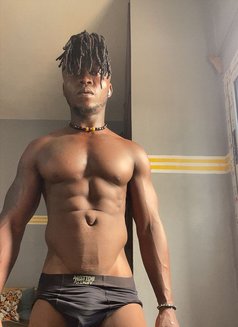 Swagzfat - Male escort in Muscat Photo 2 of 5