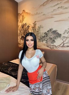 Swan - Transsexual escort in Abu Dhabi Photo 9 of 10