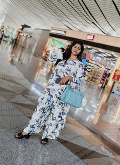 Swathi Reddy Film Actrees South India - puta in Dubai Photo 1 of 11