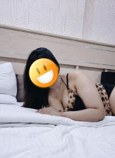 Swati - escort in Dubai Photo 7 of 9
