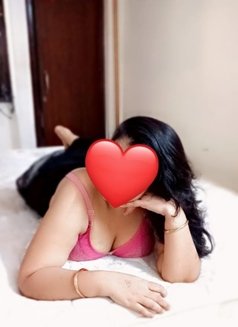 NIKKY BHABHI (Cam $ Real)) - puta in New Delhi Photo 2 of 8