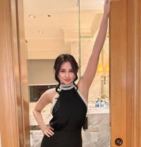 Sweat Grils Ready in Town - puta in Jakarta