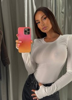 Sweet and Hot Tamara - escort in Hong Kong Photo 2 of 10