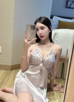 Sweet and Sexy Gwen - escort in Taipei Photo 3 of 6