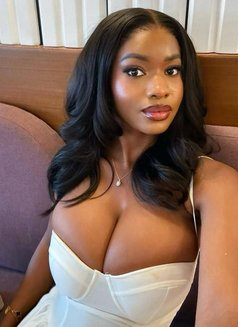 Sweet and Young African Girl Chichi - puta in Mumbai Photo 2 of 7