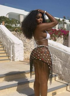 Sweet and Young African Girl Tina - puta in New Delhi Photo 2 of 3