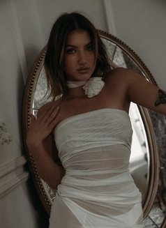 * Sweet Angel Steffany - puta in Al Manama Photo 8 of 14