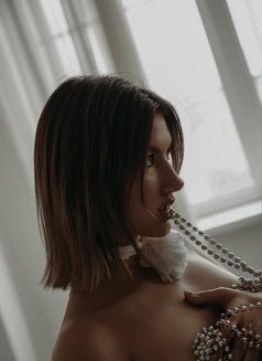 * Sweet Angel Steffany - puta in Al Manama Photo 13 of 14