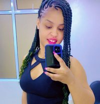 Sweet Berry - puta in Nairobi