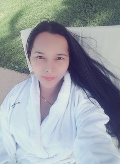 Sweet Candy - Transsexual escort in Singapore Photo 7 of 15