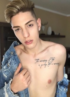Sweet Dennis - Acompañantes masculino in Dubai Photo 4 of 14