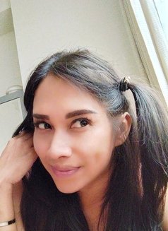 Sweet Gladys - Transsexual escort in Jakarta Photo 5 of 8