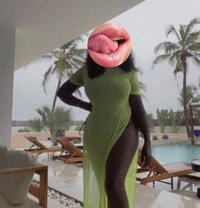 Sweet in the Middle - puta in Abuja