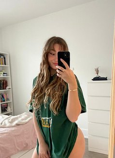 Sweet Ivy in London - escort in London Photo 3 of 5