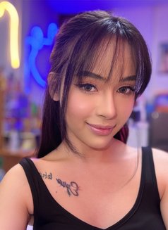 Sweet Kim - Transsexual escort in Makati City Photo 3 of 9