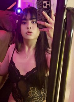 Sweet Lola - Transsexual companion in Abu Dhabi Photo 3 of 10