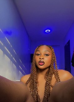 Sweet pearl - Acompañantes transexual in Lagos, Nigeria Photo 8 of 8
