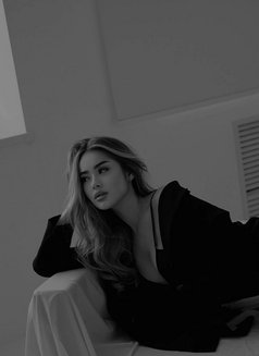 Sweet Polina - puta in Al Manama Photo 4 of 18